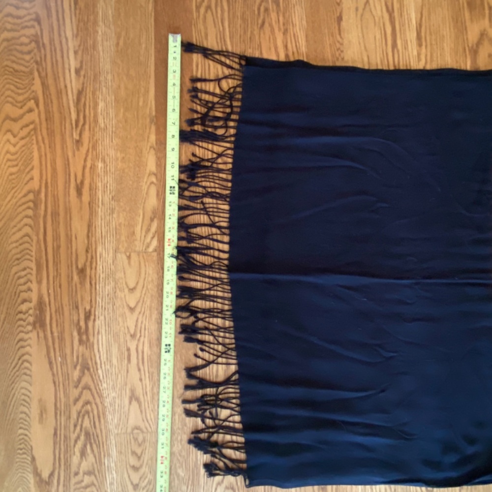 Black long scarf - Picture 3 of 3